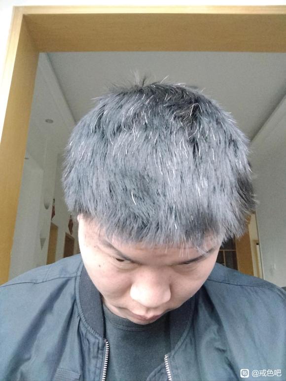 ”撸管撸的好多白头发