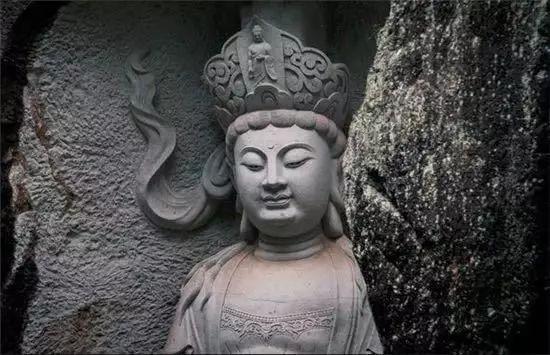 ”后悔是活在过去，忏悔是为了未来！