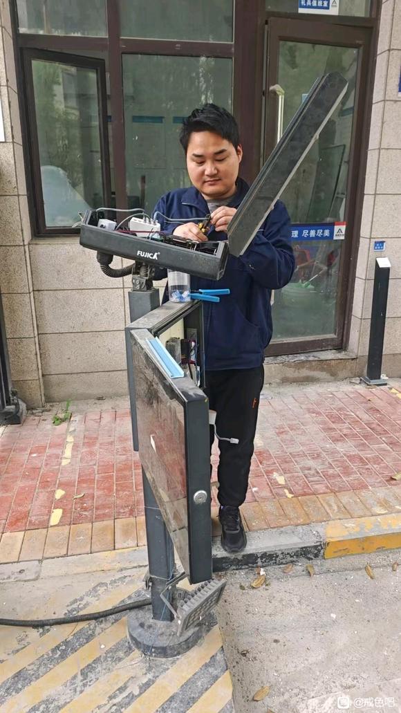 ”又和我同样舌苔的过来人戒友吗？