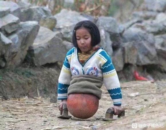 ”山间的百合花