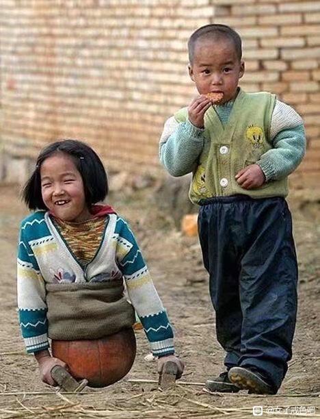 ”山间的百合花