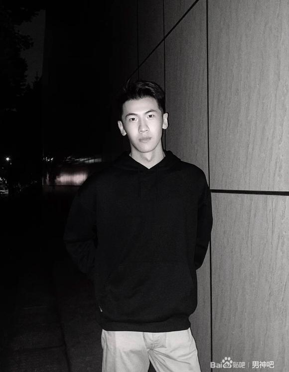 ”夜晚拍照都很帅#戒色吧