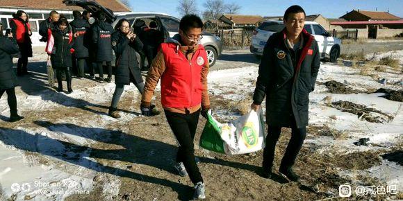 ”戒色99天对比照（前一张戒色前，后一张戒色后）