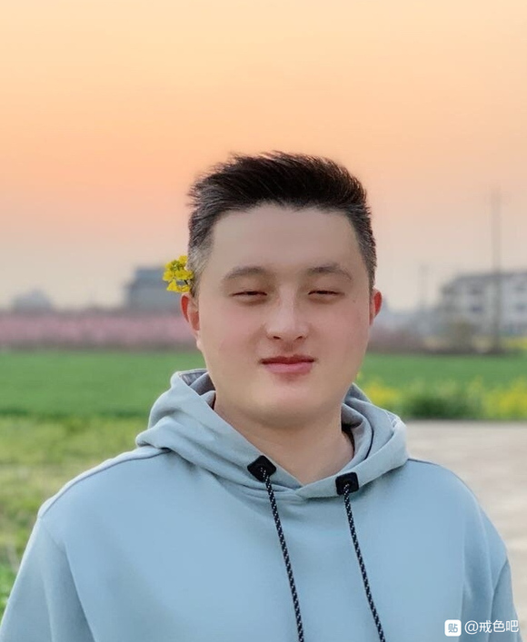 ”戒色一个月了，感觉气色变得越来越好了，大家觉得怎么样