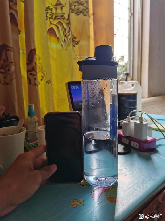 ”最近几天经常晚上大半夜起来尿尿正常吗？或是两三点或是四五点