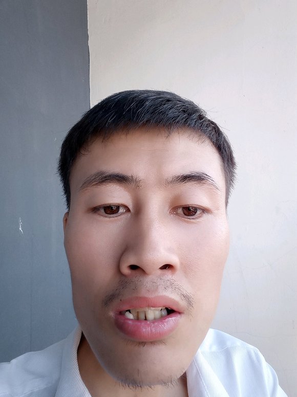 ”大家好，我是@云LOVE杨,90年生人，今年29岁，因为照片