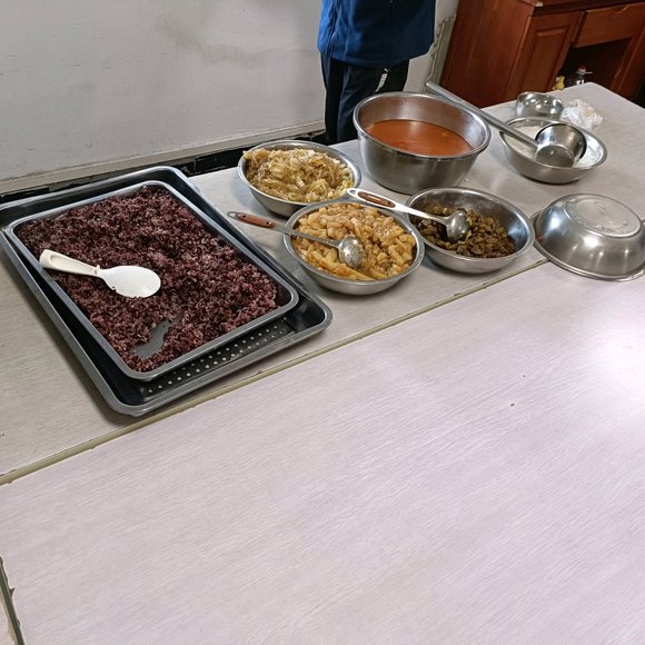 ”寺院的剩菜问题我在寺院十多天了，夏天到了，剩菜越来越严重了，