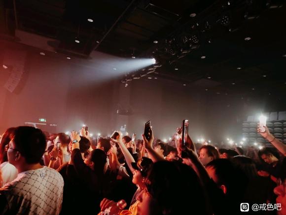 ”大家国庆快乐，愿大家幸福健康