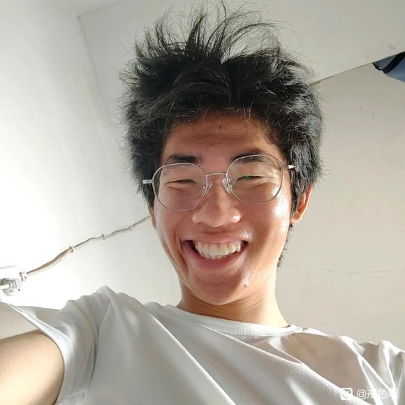 ”#微信看病卖药是假的#你们觉得女生会跟照片里这个人做朋友吗看见这个人第一印象是什么样