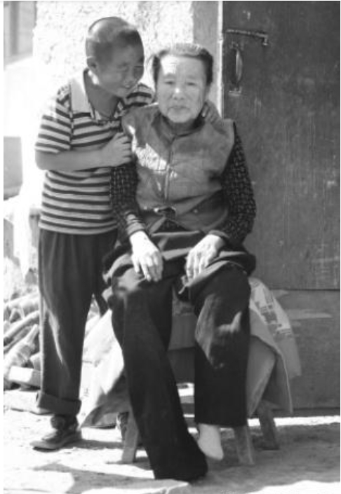 ”矮人孝子，孝感天地